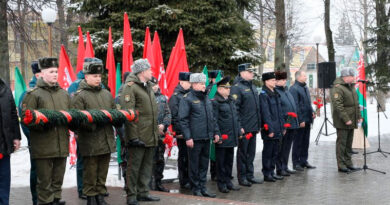 Военнослужащие Слонимской бригады на митинге